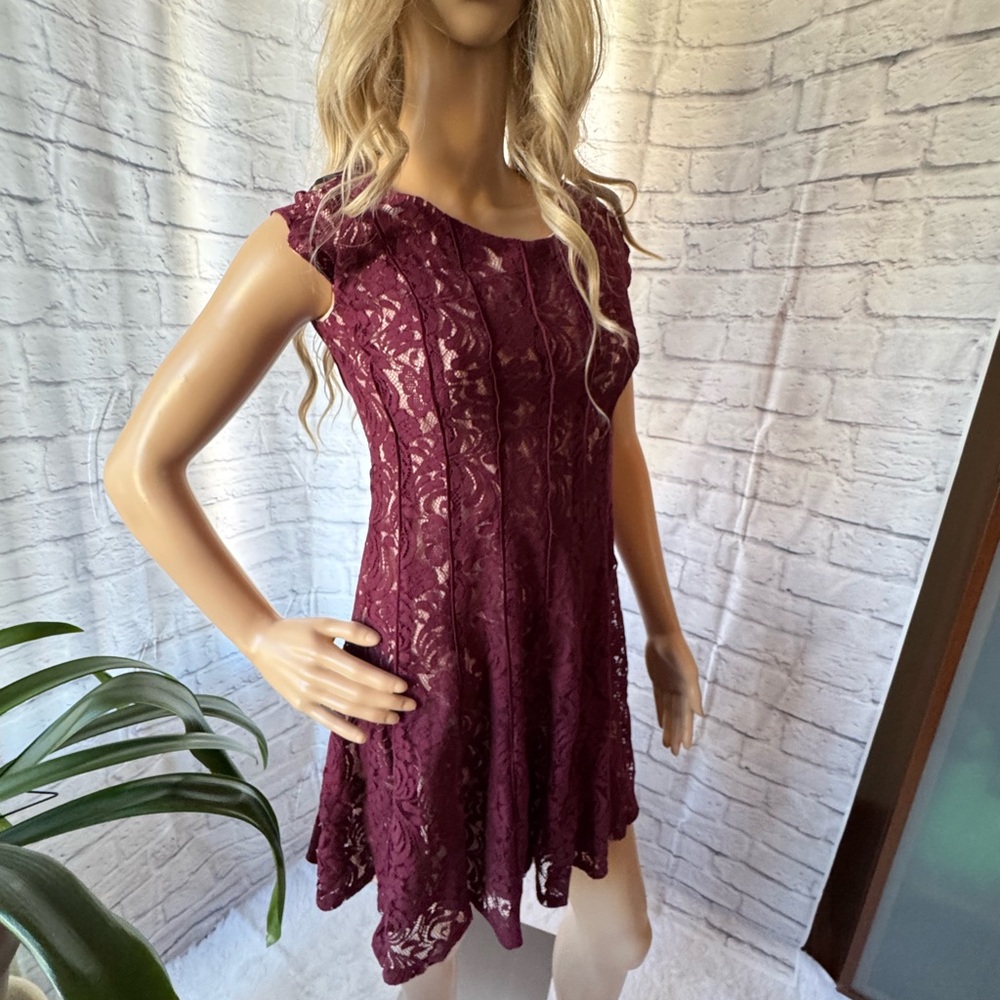Elegant Burgundy Lace Dress